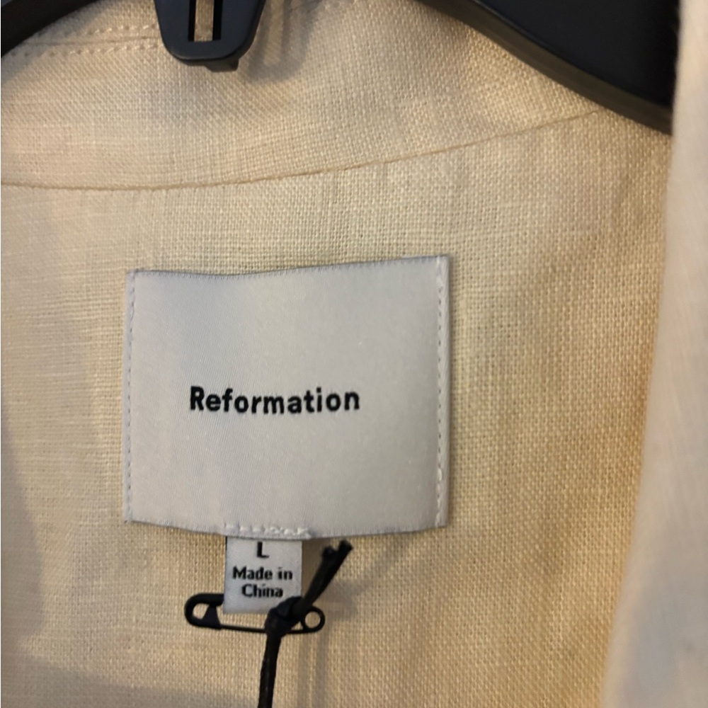 Reformation Irene Linen Button-Up Trench Coat in Sugar - Picture 3 of 10